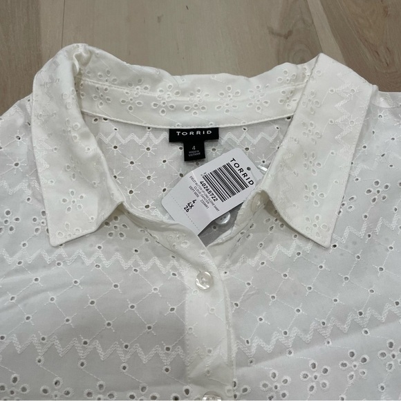 NWT Torrid Women's 4X (26) Plus Size Eyelet Button Up Long Sleeve White Cloud - Picture 6 of 15